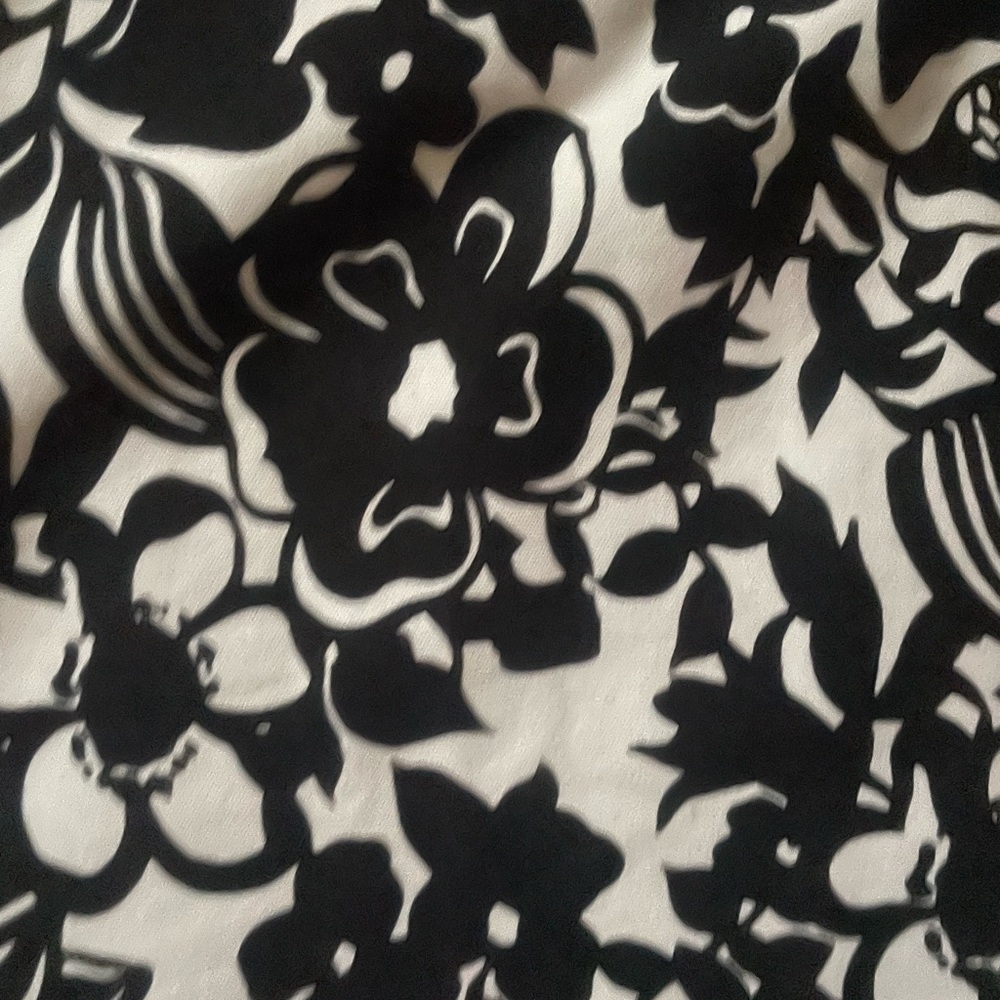 Talbots Woman's Black & White Floral Print Dress size P - Picture 3 of 7